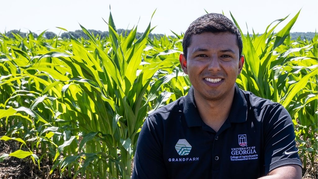 Lenin Rodriguez is the inaugural director of the University of Georgia Grand Farm, located in Perry, Georgia. There, he collaborates with companies around the world, facilitating testing, overseeing trials, collecting and analyzing data, and designing protocols to address the unique interests of each partner.